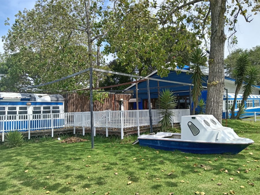 To Let commercial Property for Rent in Kraaibosch Western Cape